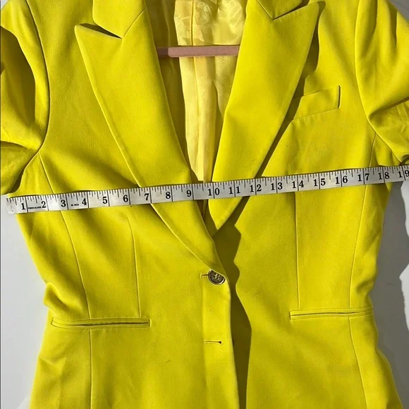 Gianni Bini Vibrant Yellow Blazer - Picture 4 of 8